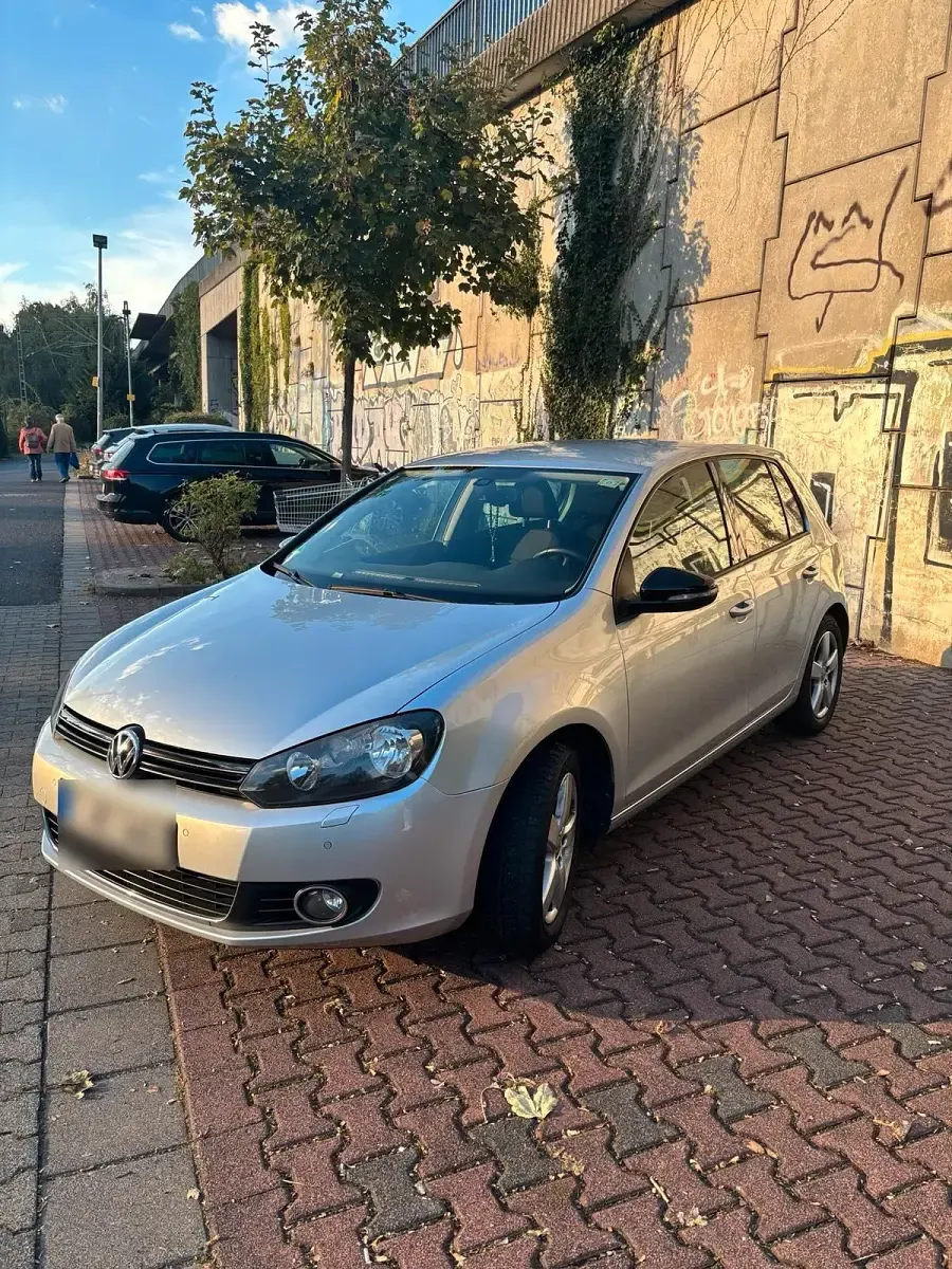 Gebraucht VW Golf VI 86 PS (63 kW) 2011 Silber Kleinwagen