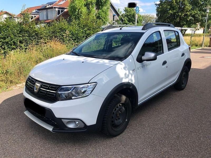 Weiß Gebraucht 2019 Dacia Sandero Essentiel Kleinwagen | 6.300 € (Fairer Preis) - Bild 1/4