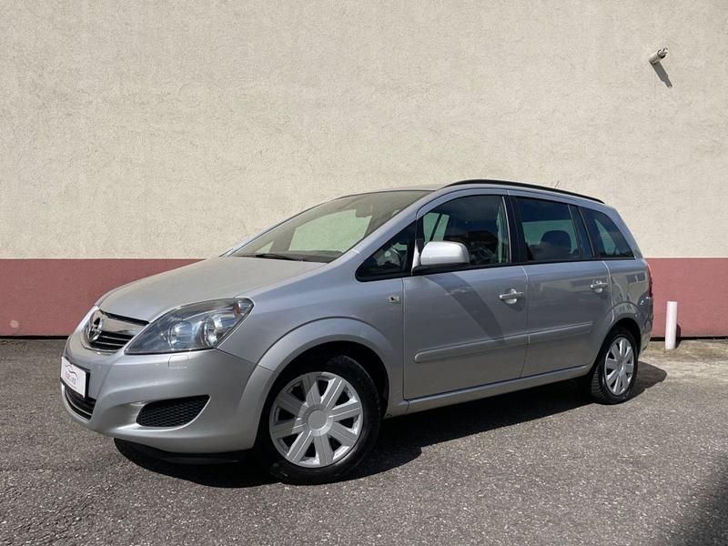 Silber Gebraucht 2013 Opel Zafira Family Van / Kleinbus | 4.990 € (Etwas zu teuer) - Bild 1/4