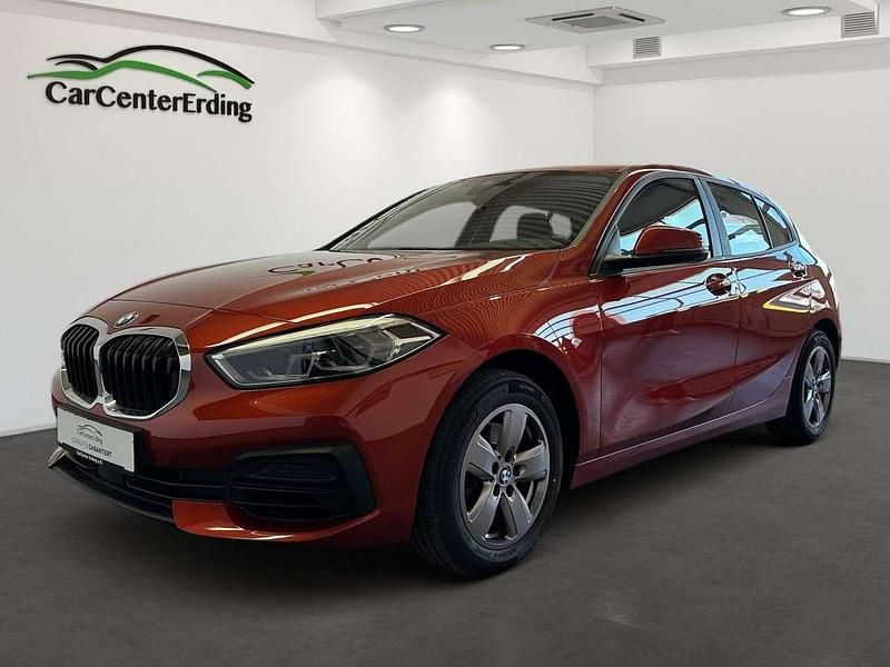 Sunset orange metallic Gebraucht 2021 BMW 116 Kleinwagen | 18.790 € (Fairer Preis) - Bild 1/4
