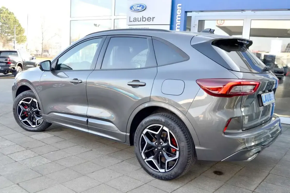 Neu Ford Kuga ST-Line X 179 PS (131 kW) 2026 Grau SUV