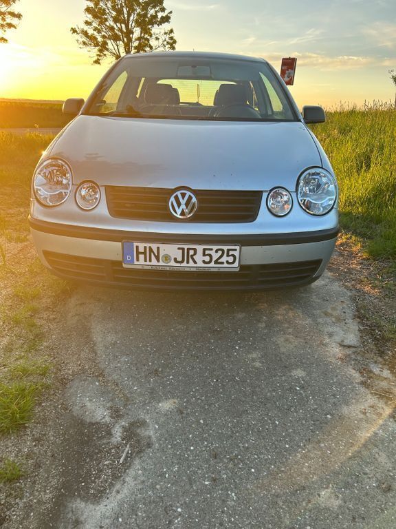 Silber Gebraucht 2003 VW Polo Comfortline Limousine | 1.100 € - Bild 1/4
