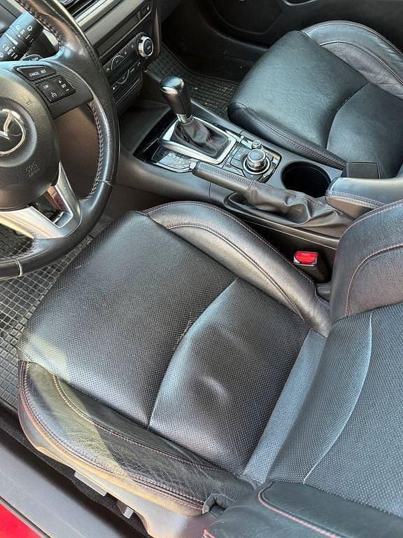 Gebraucht Mazda 3 Sports-Line 150 PS (110 kW) 2014 Rot Limousine
