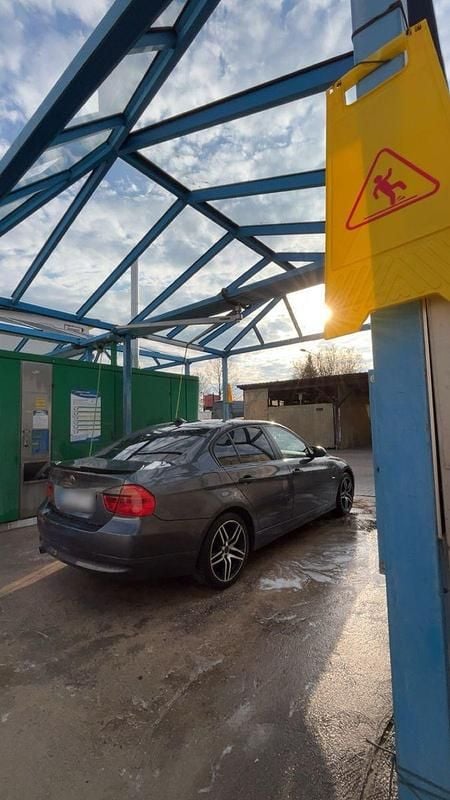 Gebraucht BMW 318 129 PS (94 kW) 2006 Grau Limousine