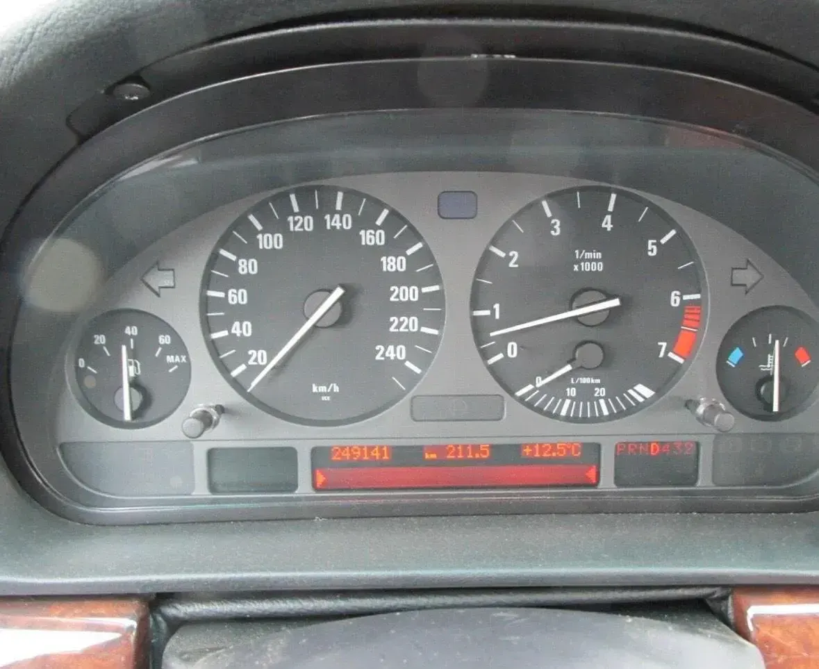 Gebraucht BMW 730 230 PS (169 kW) 1994 Silber Limousine