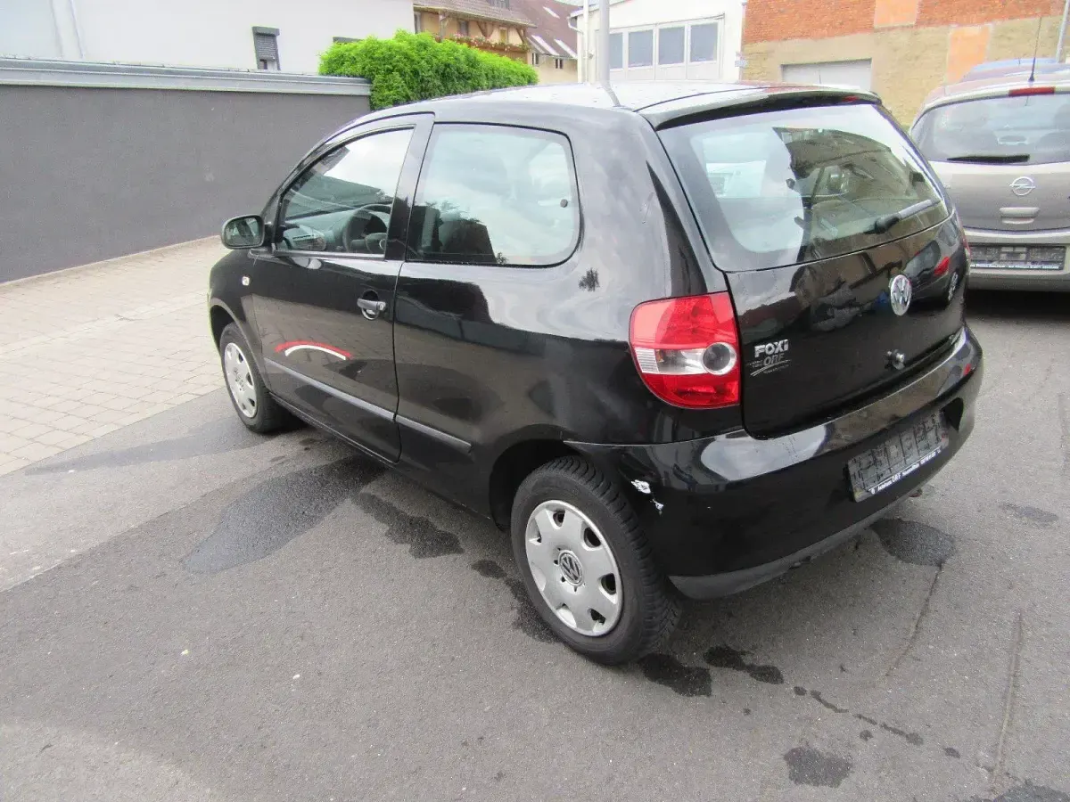 Gebraucht VW Fox 55 PS (40 kW) 2006 Schwarz Kleinwagen