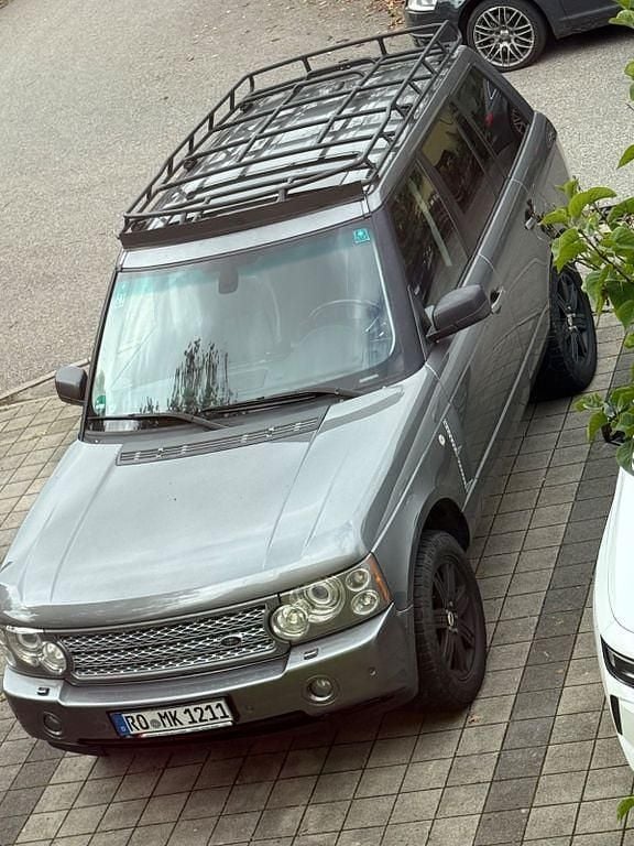 Silber Gebraucht 2010 Land Rover Range Rover Vogue SUV | 9.600 € (Fairer Preis) - Bild 1/4