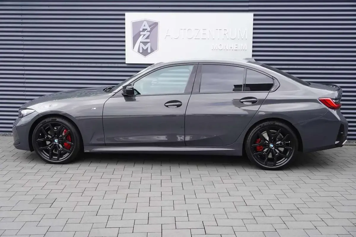 Gebraucht BMW 340 374 PS (275 kW) 2025 Individuallackierung dravitgr Limousine