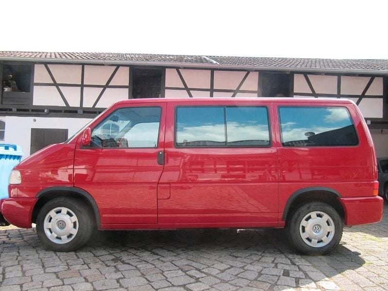 Second-hand VW T4 102 CP (75 kW) 1999 Roșu Van