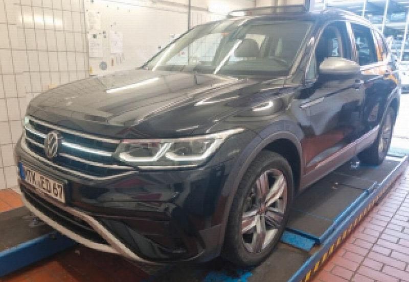 Schwarz Gebraucht 2022 VW Tiguan Allspace Elegance SUV | 28.700 € (Fairer Preis) - Bild 1/4