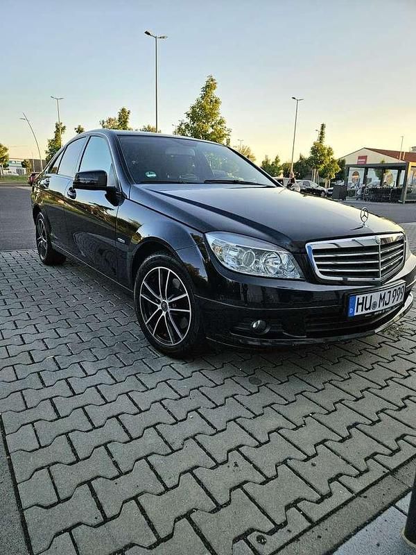 Schwarz Gebraucht 2010 Mercedes C220 Limousine | 10.000 € (Teuer) - Bild 1/4