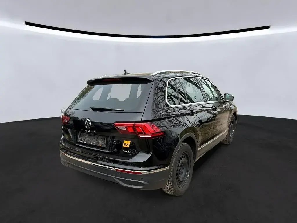 Gebraucht VW Tiguan Life 150 PS (110 kW) 2023 Deep black SUV