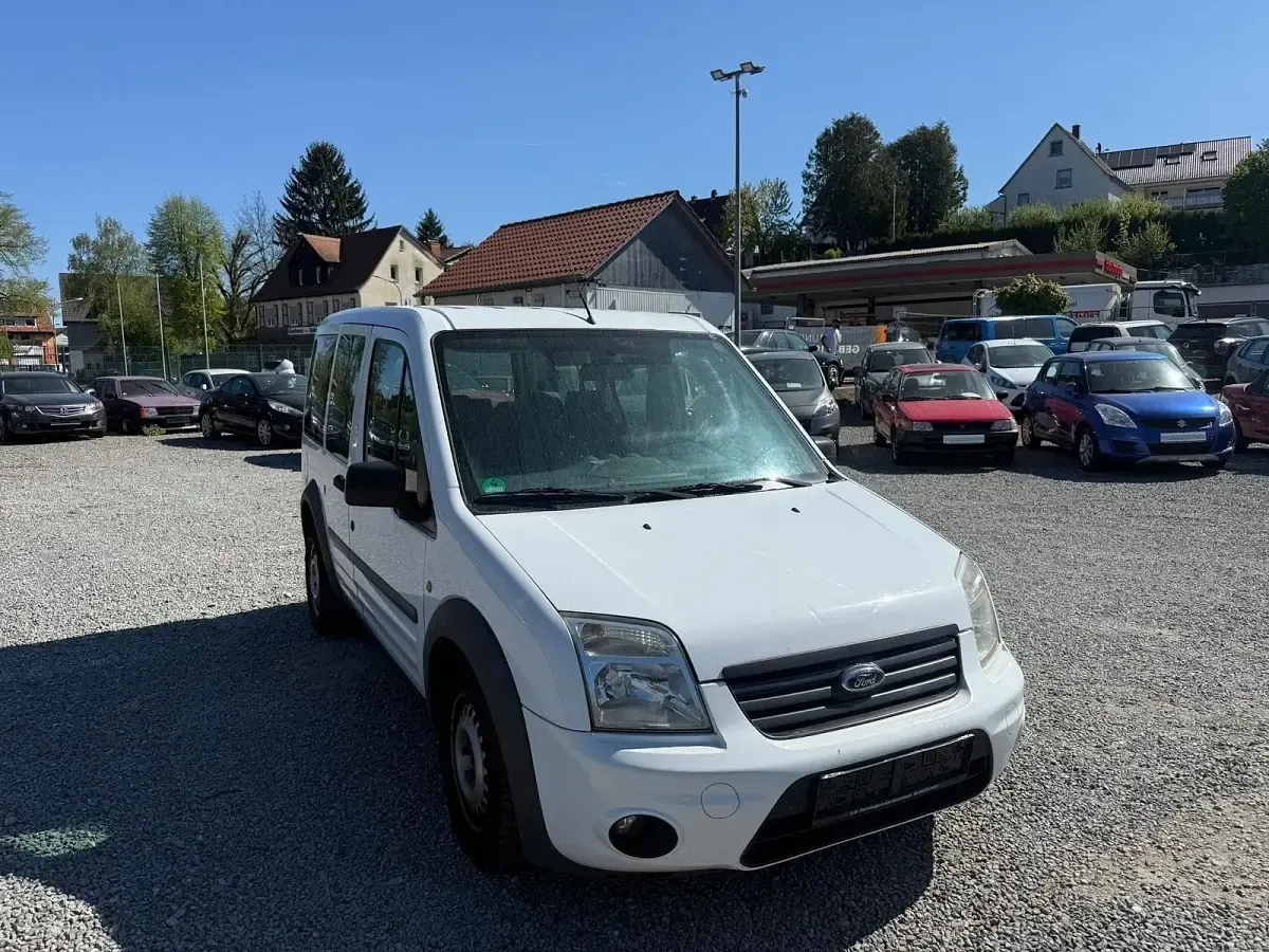 Gebraucht Ford Tourneo Connect Trend 90 PS (66 kW) 2009 Weiß Van / Kleinbus