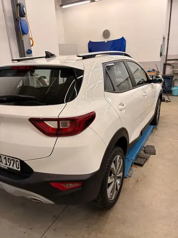 Gebraucht Kia Stonic Edition 7 101 PS (74 kW) 2022 Weiß SUV