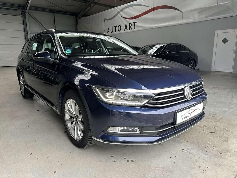 Gebraucht VW Passat Highline 179 PS (131 kW) 2015 Blau Kombi