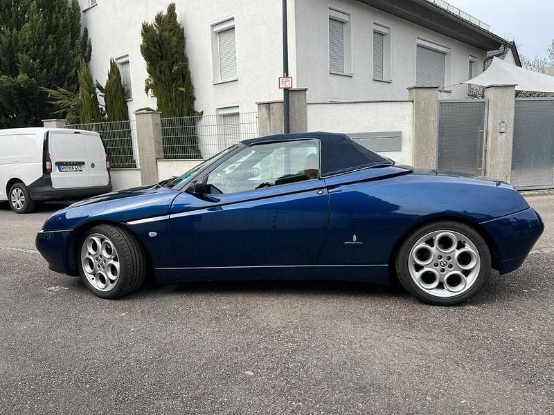 Gebraucht Alfa Romeo Spider 150 PS (110 kW) 2002 Blau Cabrio