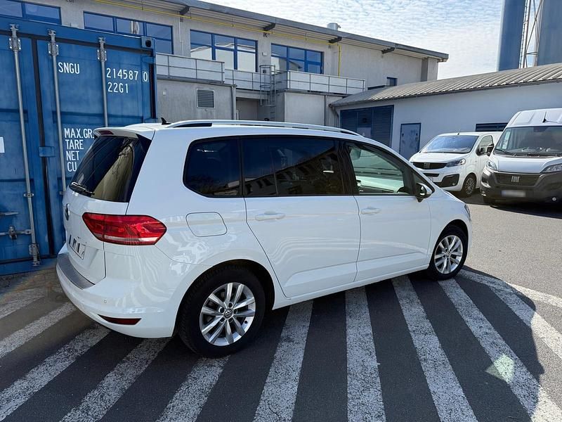 Gebraucht VW Touran 115 PS (84 kW) 2016 Weiß Van / Kleinbus