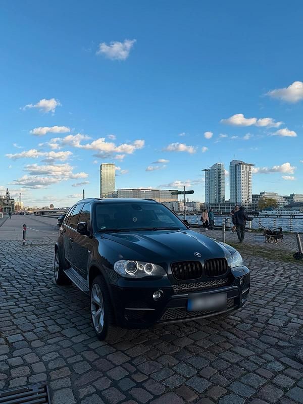 Second-hand BMW X5 306 CP (225 kW) 2010 Negru SUV