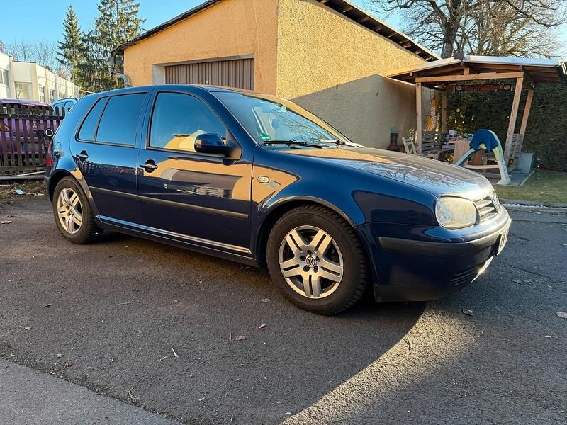 Gebraucht VW Golf IV 101 PS (74 kW) 2002 Blau Kleinwagen
