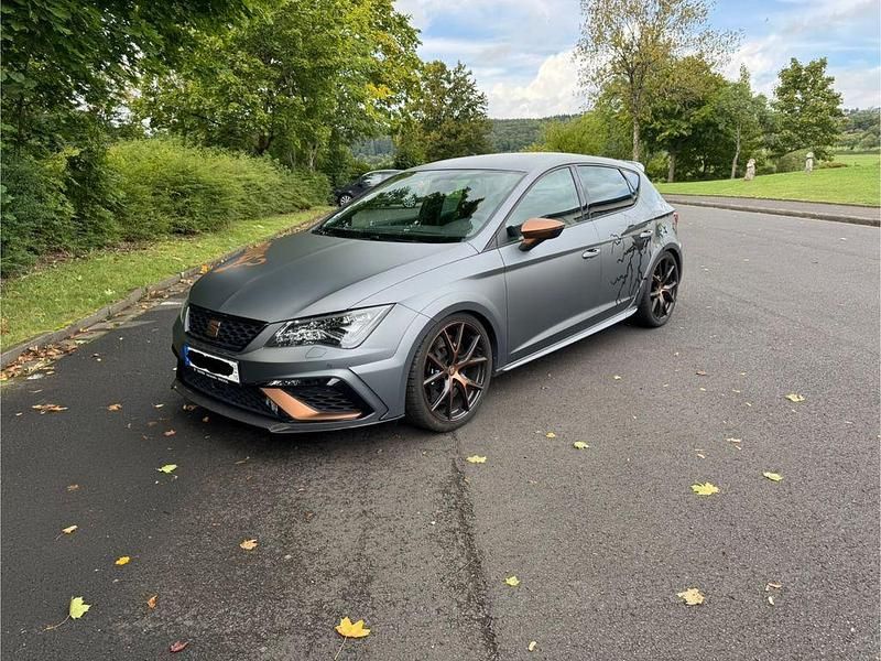 Grau Gebraucht 2018 Cupra Leon Limousine | 29.990 € (Etwas zu teuer) - Bild 1/4