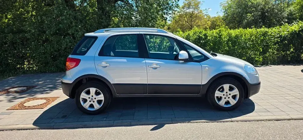 Gebraucht Fiat Sedici Emotion 120 PS (88 kW) 2008 Silber SUV