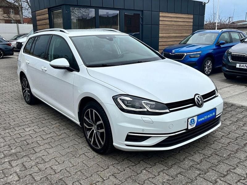 Gebraucht VW Golf VII 150 PS (110 kW) 2017 Pure white (metallic) Kombi