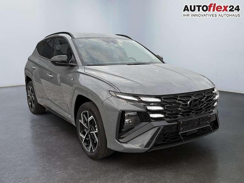 Shadow grau Neu 2025 Hyundai Tucson N Line SUV | 36.677 € (Guter Preis) - Bild 1/4