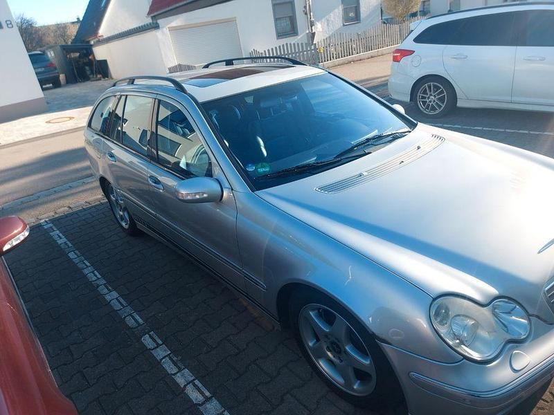 Silber Gebraucht 2002 Mercedes C320 Kombi | 3.290 € (Fairer Preis) - Bild 1/4