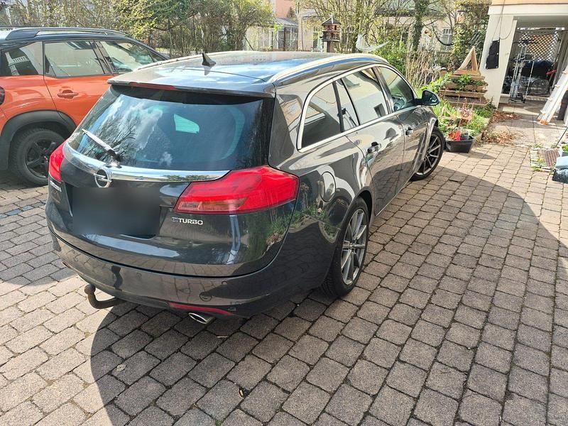 Gebraucht Opel Insignia 198 PS (145 kW) 2013 Grau Kombi