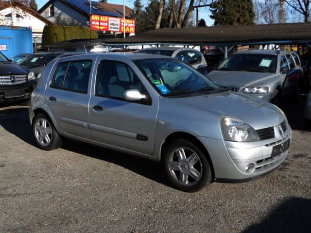Gebraucht Renault Clio II 75 PS (55 kW) 2005 Silber metallic Kleinwagen