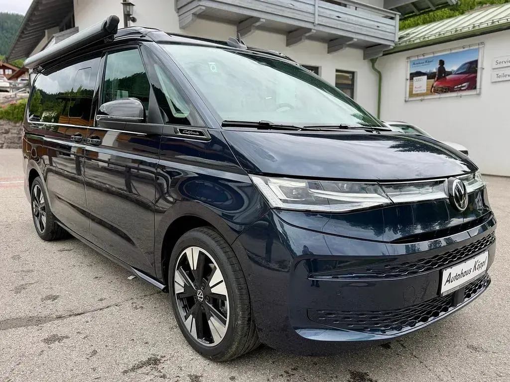 Neu VW California Beach 150 PS (110 kW) 2026 Blau Van