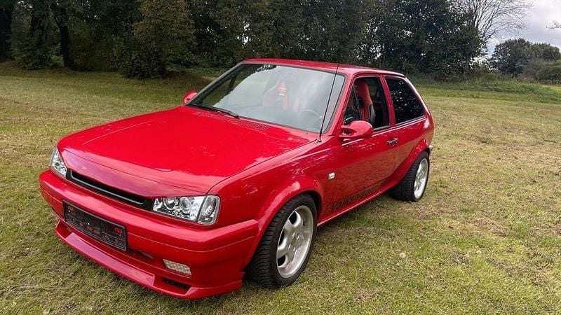 Second-hand VW Polo 75 CP (55 kW) 1992 Roșu Coupe