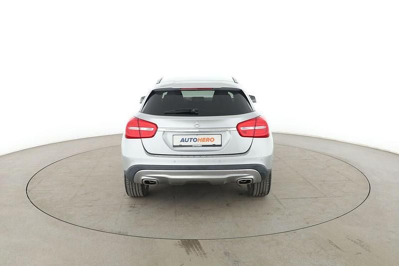 Gebraucht Mercedes GLA180 Urban 122 PS (89 kW) 2017 Silber SUV