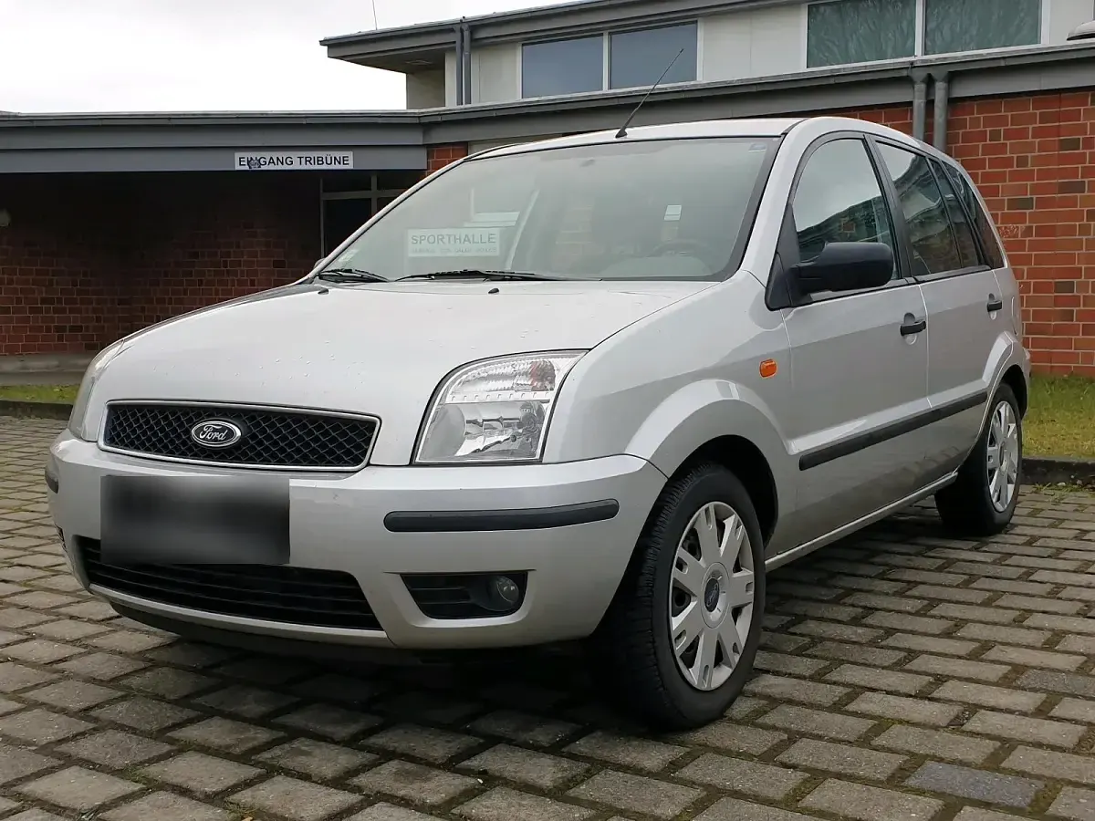 Gebraucht Ford Fusion S 70 PS (51 kW) 2004 Silber Kleinwagen
