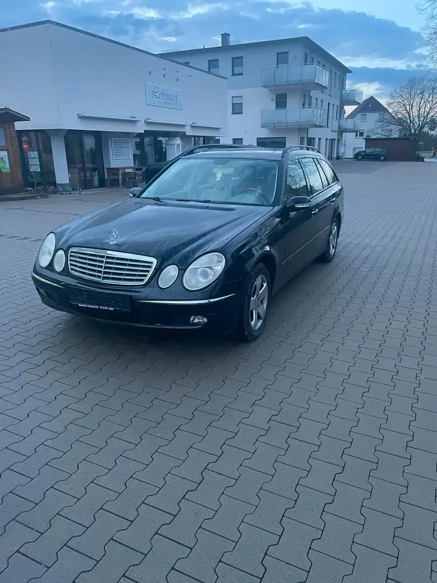 Gebraucht Mercedes E280 177 PS (130 kW) 2005 Schwarz Kombi