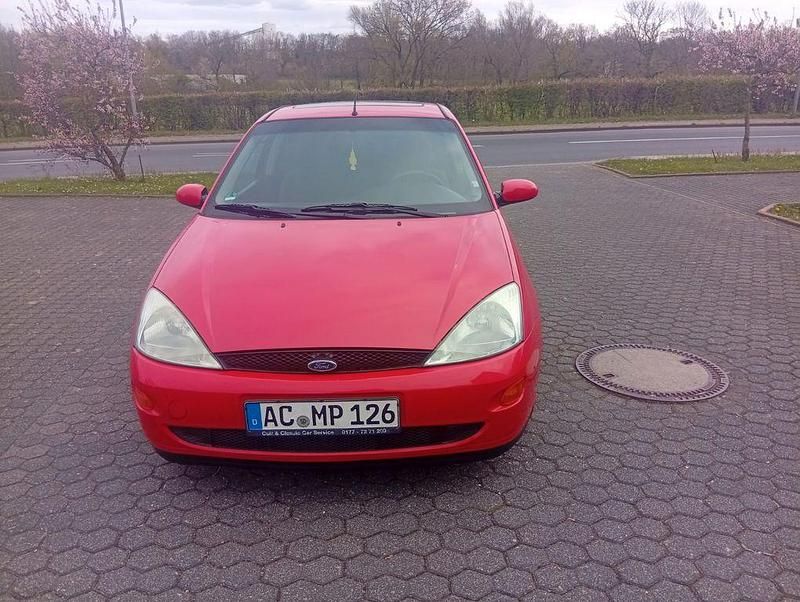 Gebraucht Ford Focus Ambiente 75 PS (55 kW) 2000 Rot Limousine