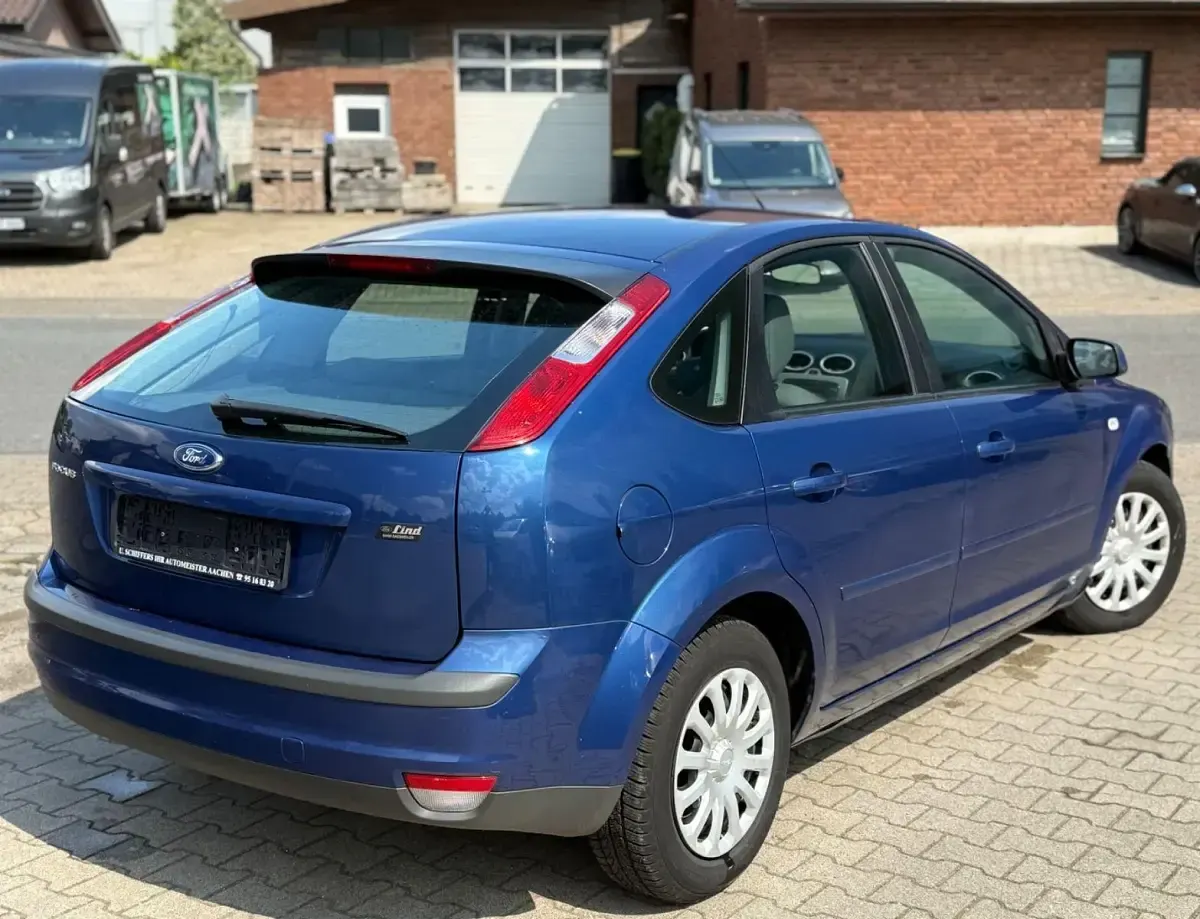Gebraucht Ford Focus Fun X 101 PS (74 kW) 2007 Blau Limousine