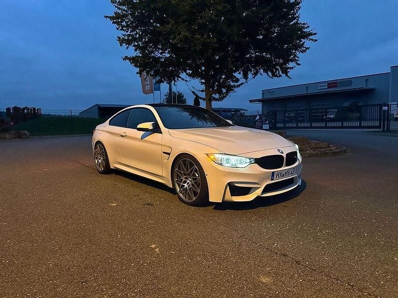 Weiß Gebraucht 2016 BMW M4 Competition Edition Coupé | 57.990 € - Bild 1/4