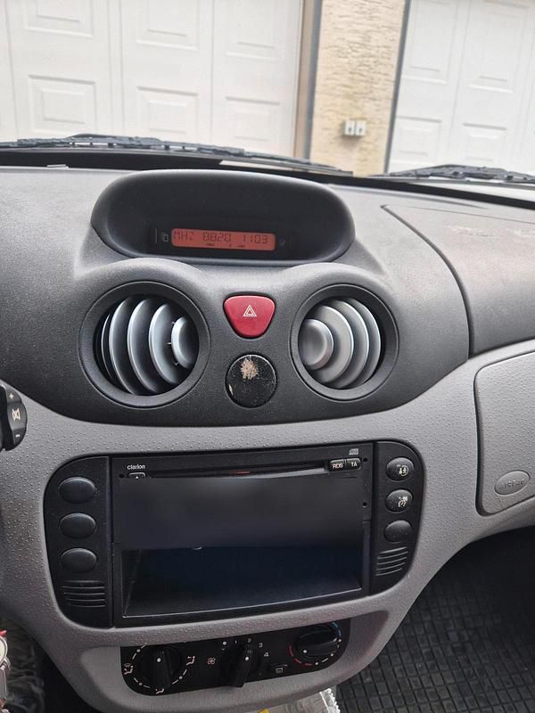 Gebraucht Citroën C3 60 PS (44 kW) 2002 Rot Kleinwagen