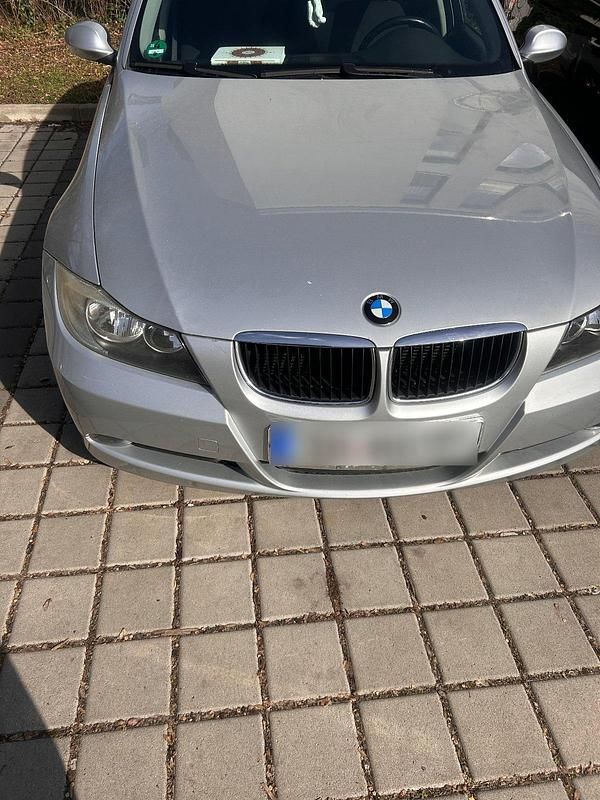 Gebraucht BMW 320 163 PS (119 kW) 2006 Silber Limousine