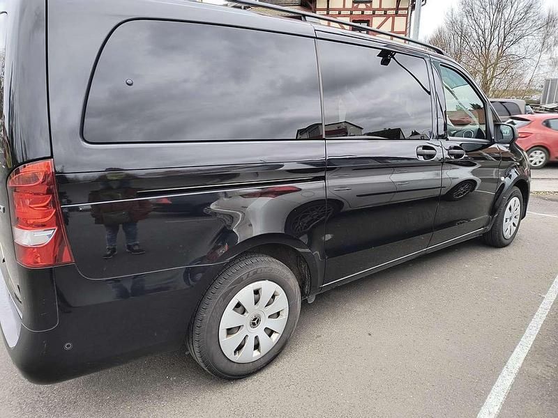 Schwarz Gebraucht 2018 Mercedes Vito Van | 23.000 € - Bild 1/4