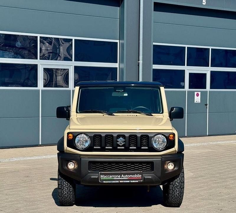 Gebraucht Suzuki Jimny 102 PS (75 kW) 2024 Sahar beige SUV