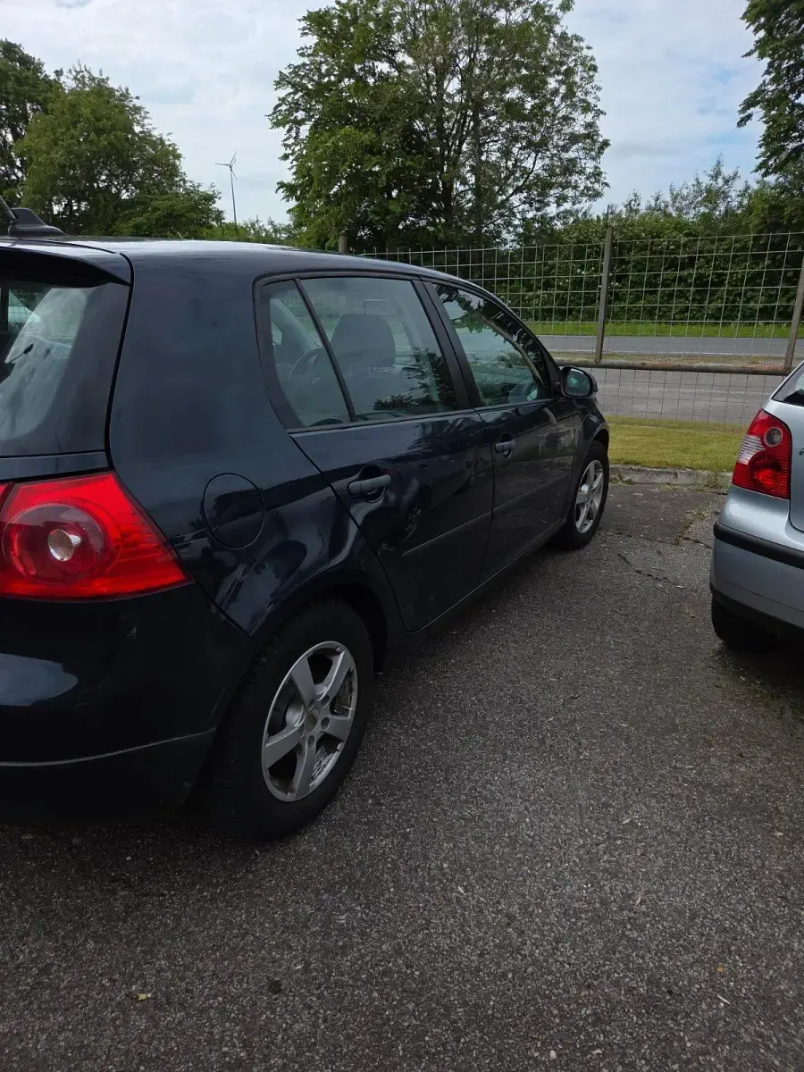 Gebraucht VW Golf V 105 PS (77 kW) 2007 Blau Limousine
