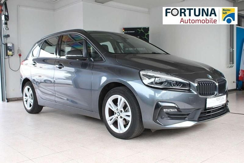 Mineralgrau metallic Gebraucht 2018 BMW 218 Advantage Van / Kleinbus | 14.980 € (Fairer Preis) - Bild 1/4