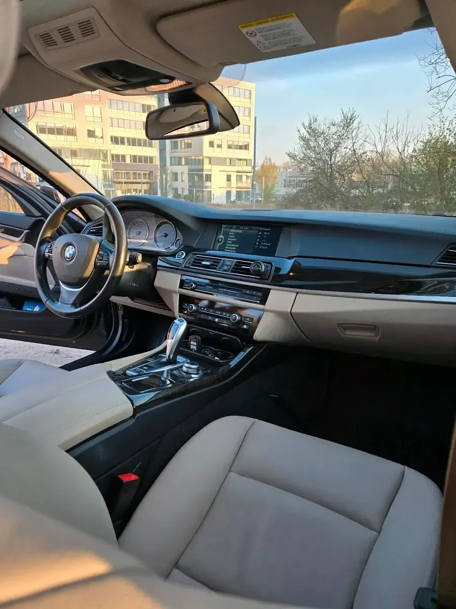 Gebraucht BMW 523 2010 Grau Limousine