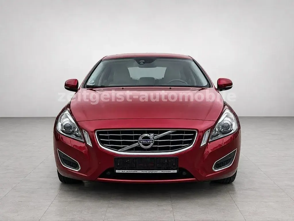Gebraucht Volvo V60 Summum 163 PS (119 kW) 2010 Rot Kombi