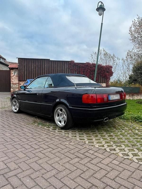 Second-hand Audi 80 Basis 116 CP (85 kW) 1994 Albastru Cabrio