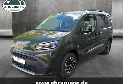 Gebraucht Toyota Proace Verso City 130 PS (95 kW) 2026 Grün Kombi