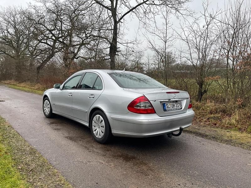 Gebraucht Mercedes E280 Elegance 231 PS (169 kW) 2007 Silber Limousine
