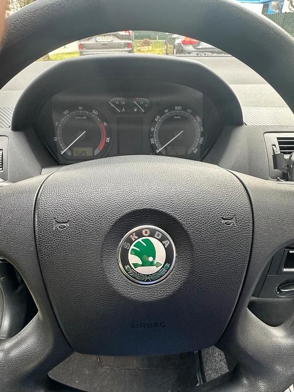 Gebraucht Skoda Fabia 75 PS (55 kW) 2005 Silber Kleinwagen